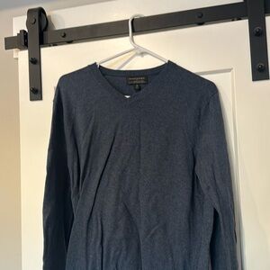 Men’s V neck sweater
